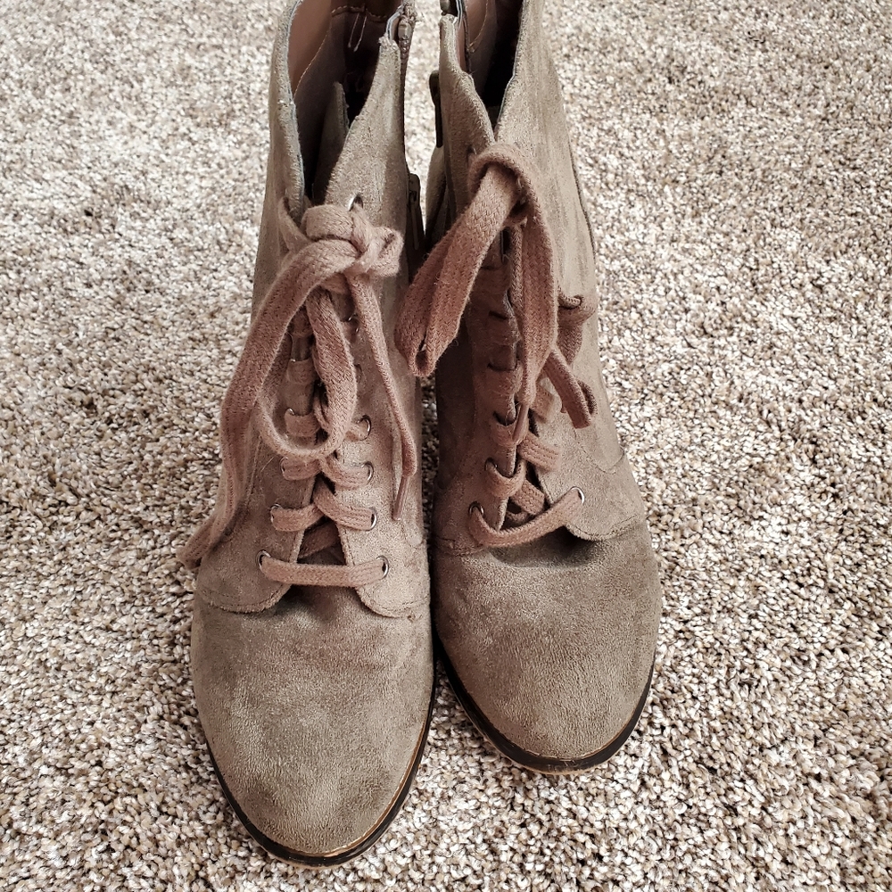 Olive Color Boots - Picture 6 of 7